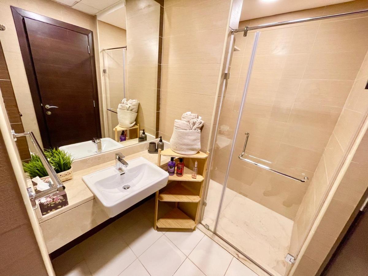Super Elegant Studio Apartment-Sparkle Tower By Sweet Homes Dubai Bagian luar foto